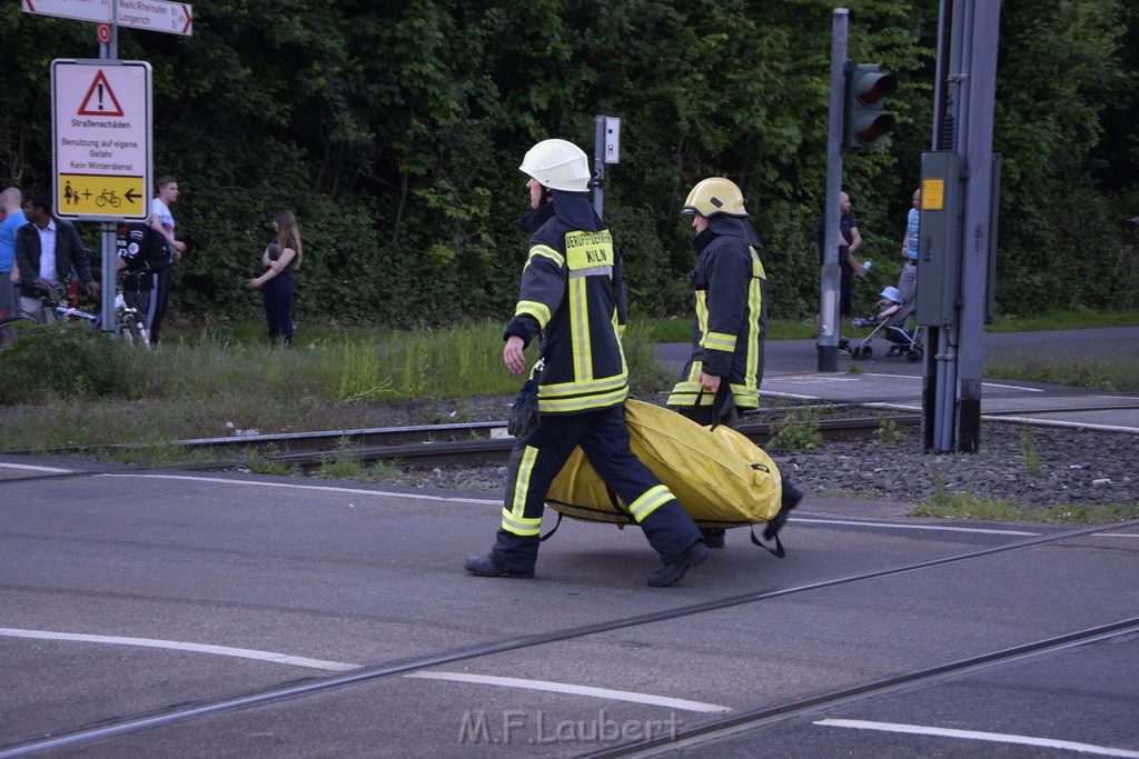 TLF 4 umgestuerzt Koeln Bocklemuend Ollenhauer Ring Militaerringstr P052.JPG - Miklos Laubert